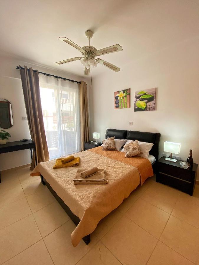 Cozy Poolside Apartment Paphos Luaran gambar