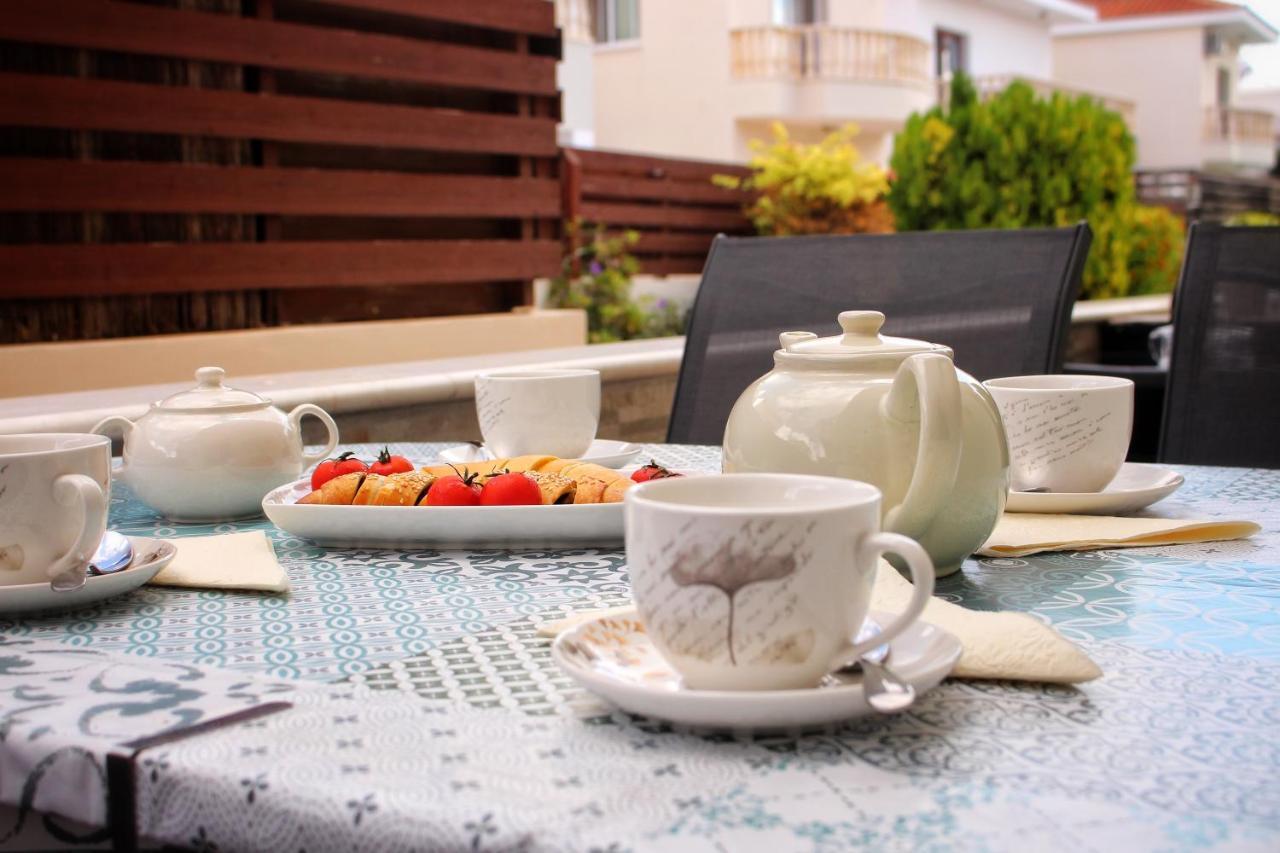 Cozy Poolside Apartment Paphos Luaran gambar